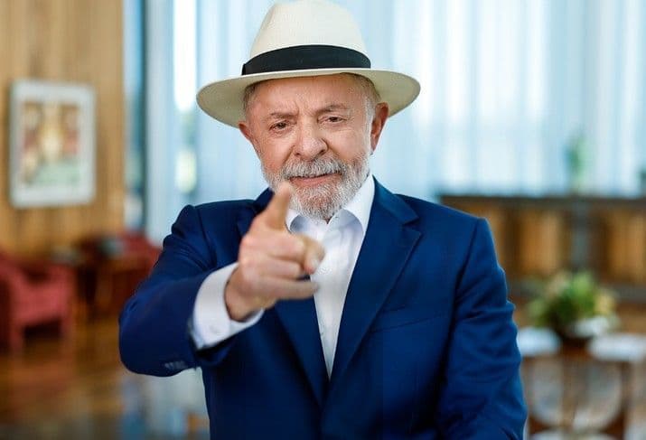 Lula promete novo programa para endividados e redução da jornada de trabalho