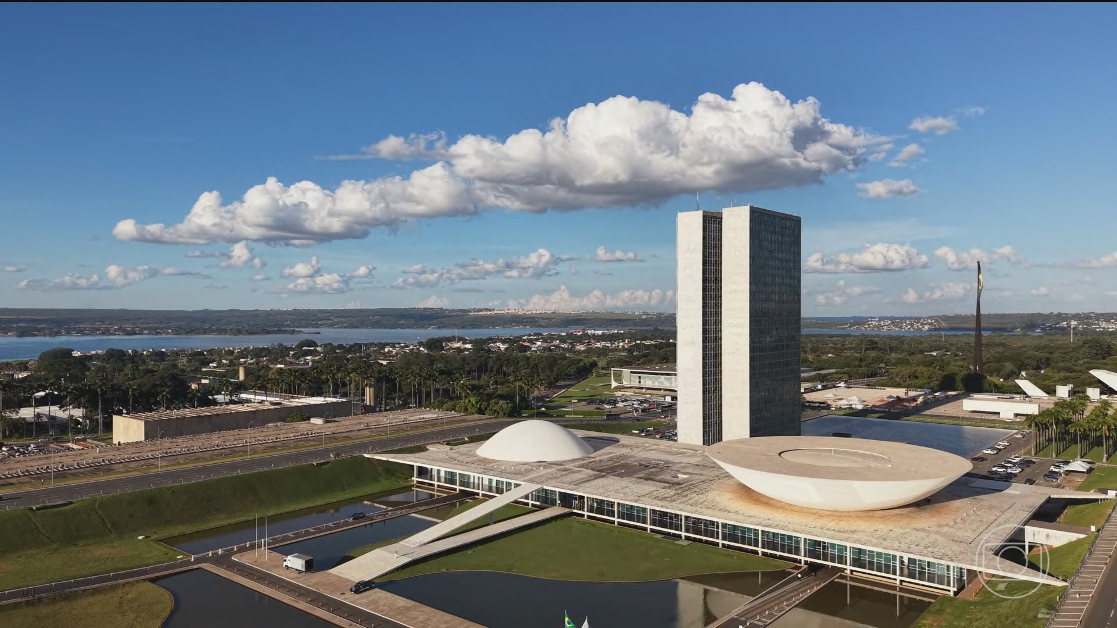 Congresso retorna ao trabalho em meio a desafios eleitorais
