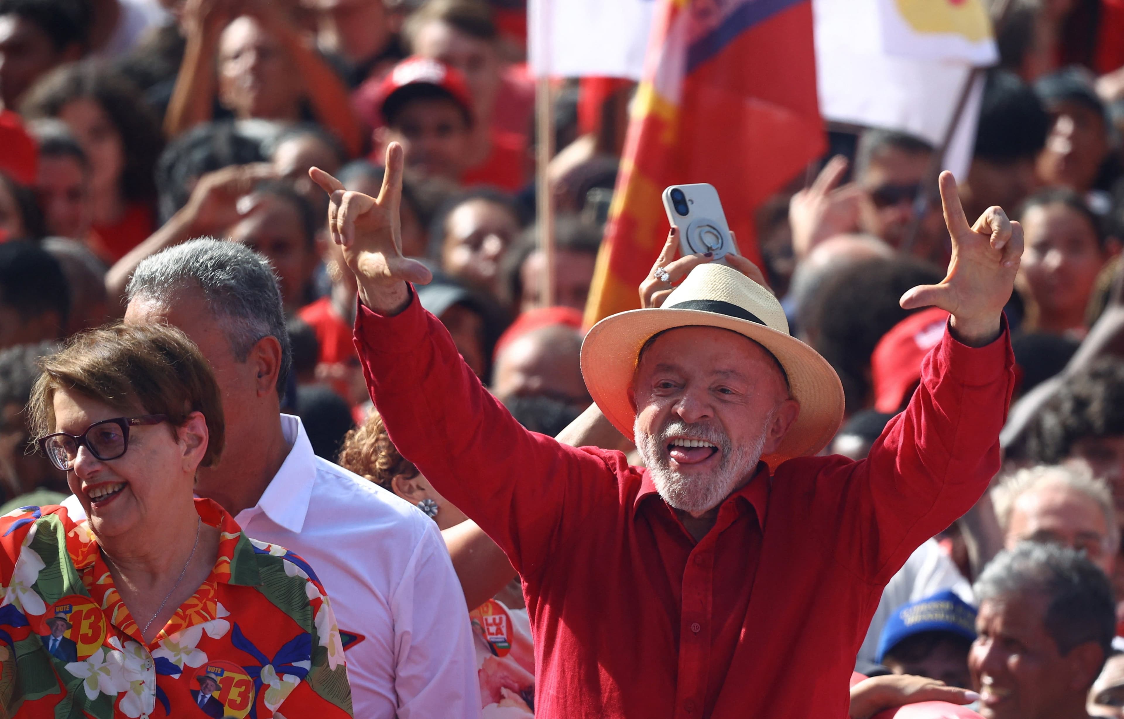 Lula é reeleito e apresenta plano de governo com propostas abrangentes