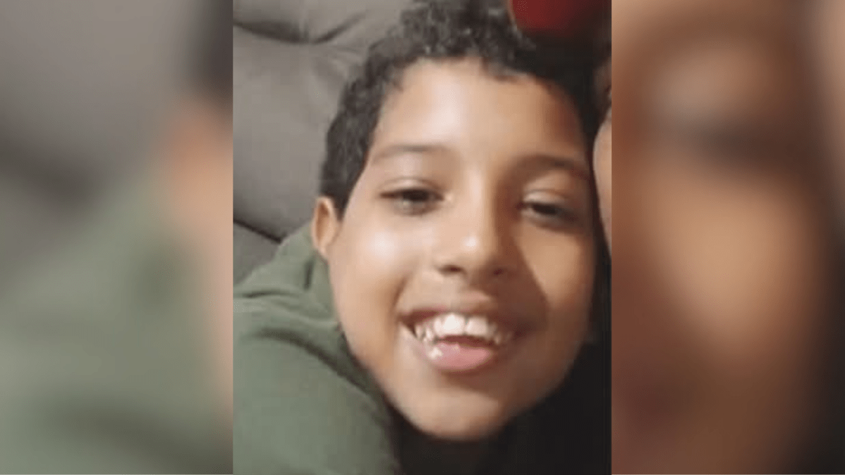 Menino de 12 anos é baleado enquanto brinca em condomínio no RJ