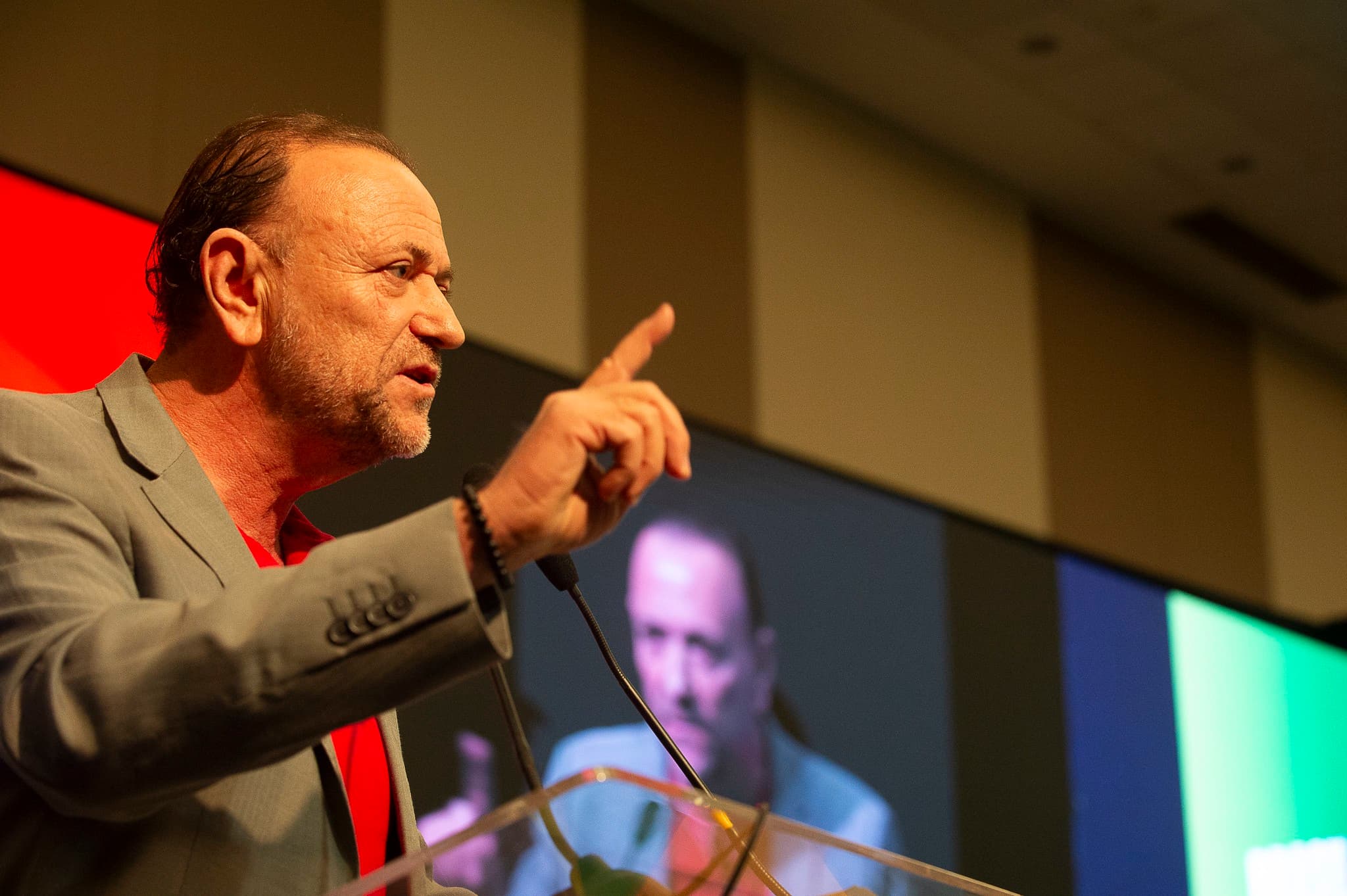 PT defende mandato para ministros de Tribunais Superiores
