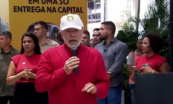 Lula Rebate Críticas dos EUA e Defende o PIX