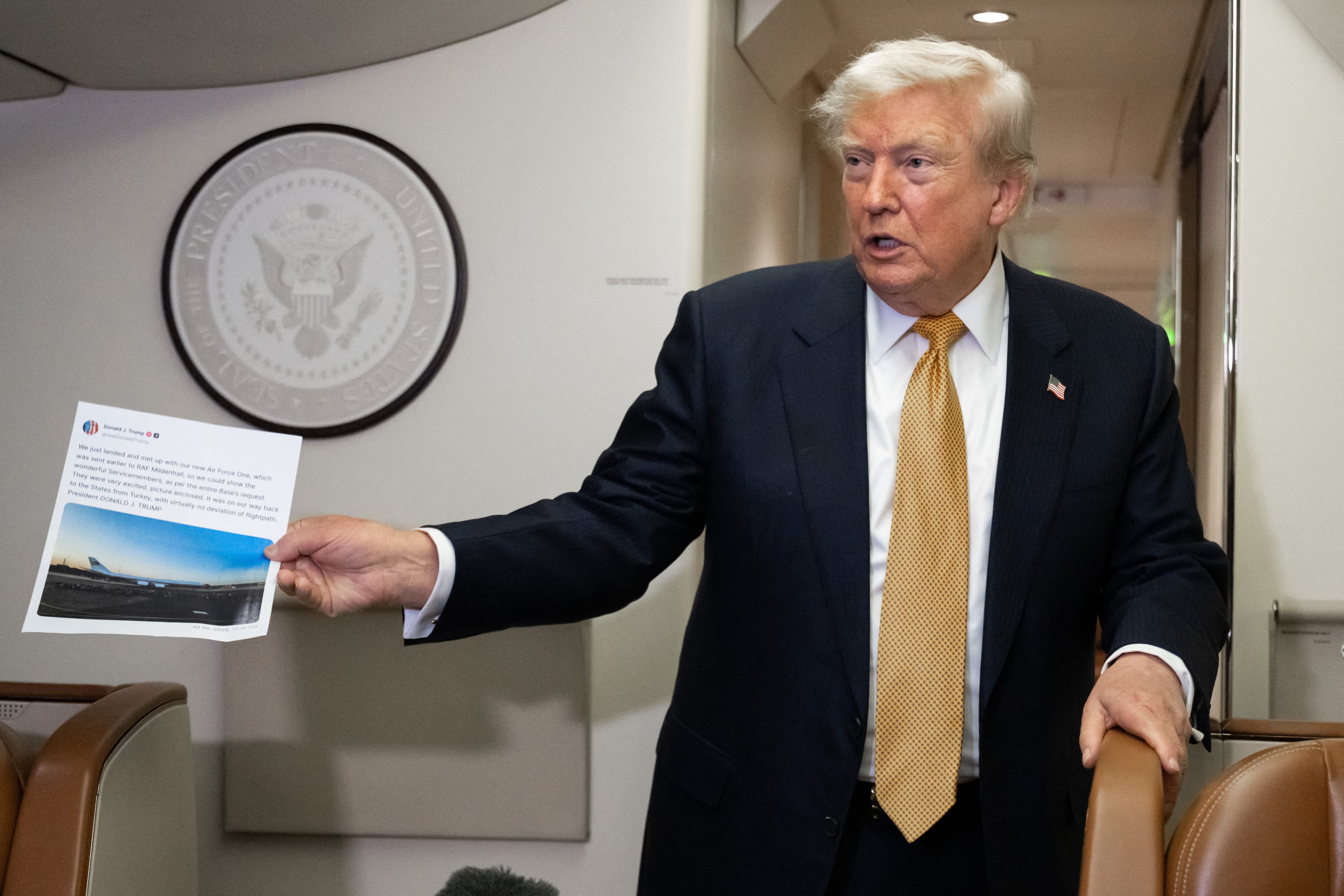 Truth Social de Trump gera debate sobre acesso à informação antecipada