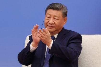China condena ex-ministros da Defesa à pena de morte com sursis