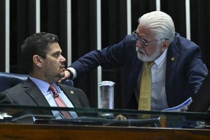 Jaques Wagner critica relação com Davi Alcolumbre após derrota de Messias