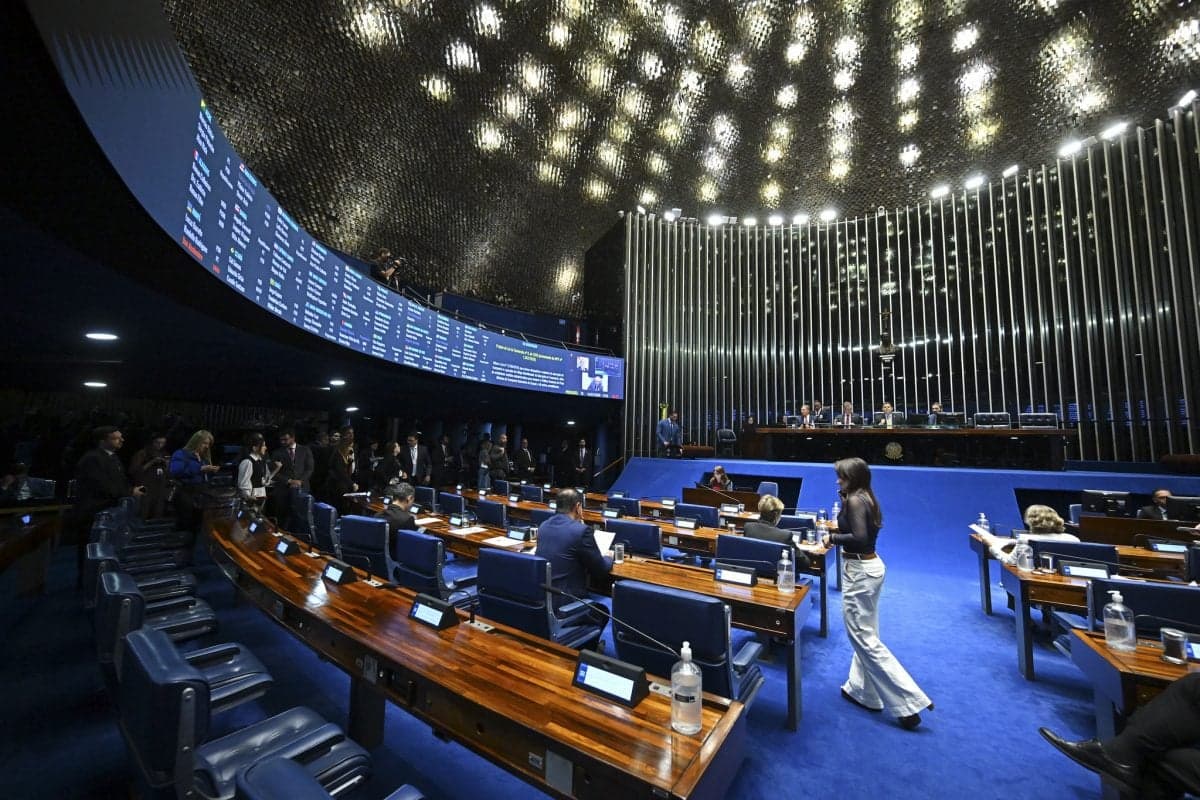 Pesquisa aponta empate técnico entre candidatos ao Senado no Paraná