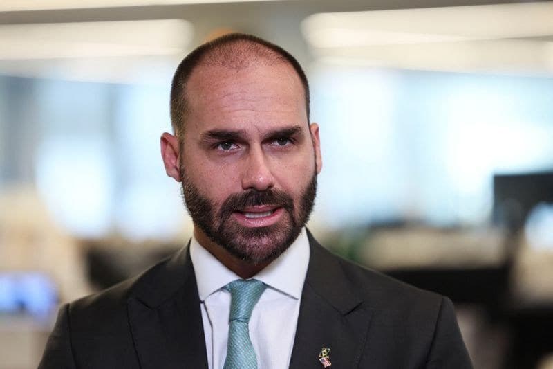 Caixa leiloa apartamento de Eduardo Bolsonaro por dívida