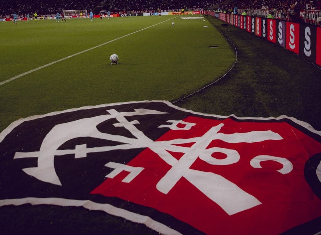 Lorran, do Flamengo, é negociado com o Sharjah FC dos Emirados Árabes