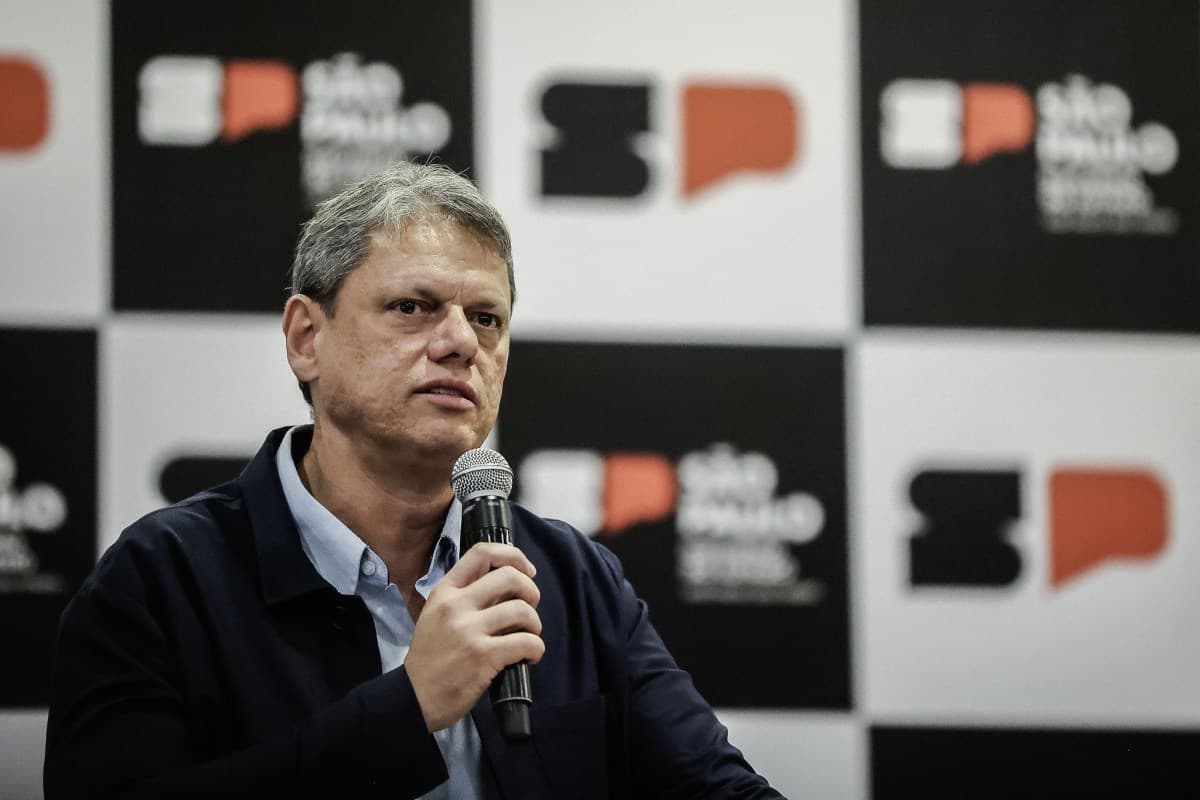 Tarcísio de Freitas oficializa candidatura com patrimônio de R$ 2,7 milhões