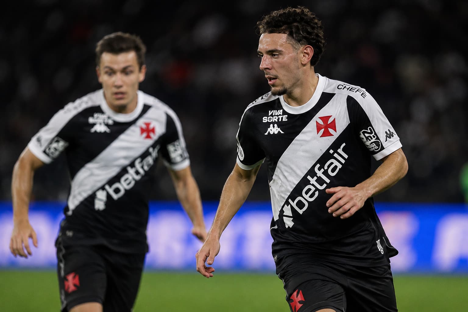 Vasco avança às semifinais da Copa do Brasil após vitória no Barradão