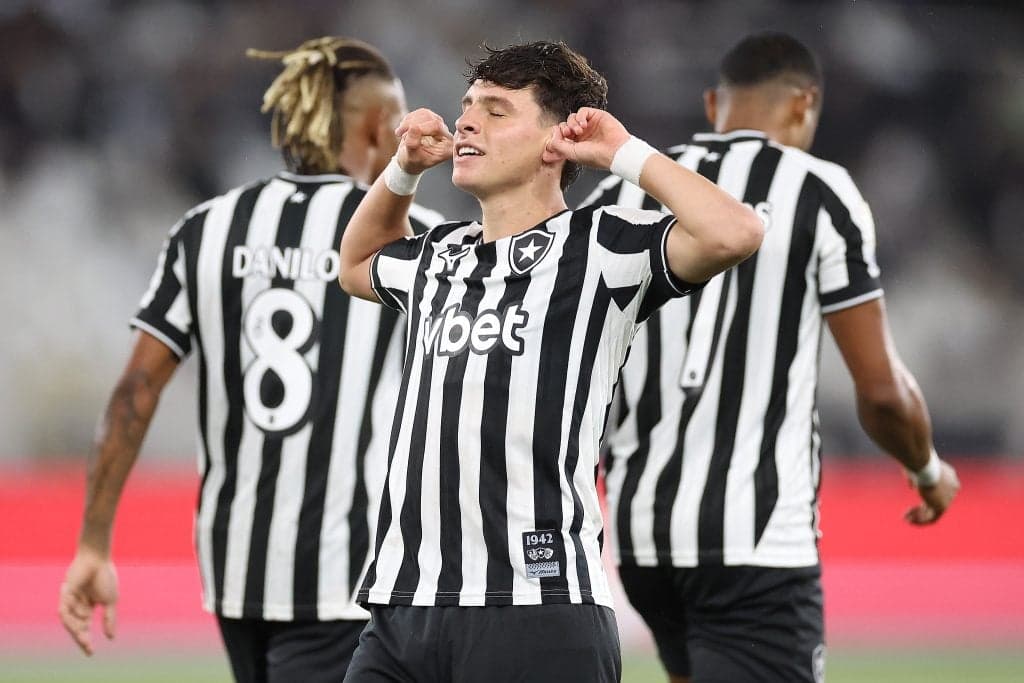 Botafogo bate Grêmio por 3 a 2 em jogo eletrizante no Brasileirão