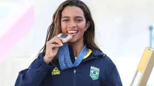 Rayssa Leal: Reflexões sobre Política aos 18 Anos