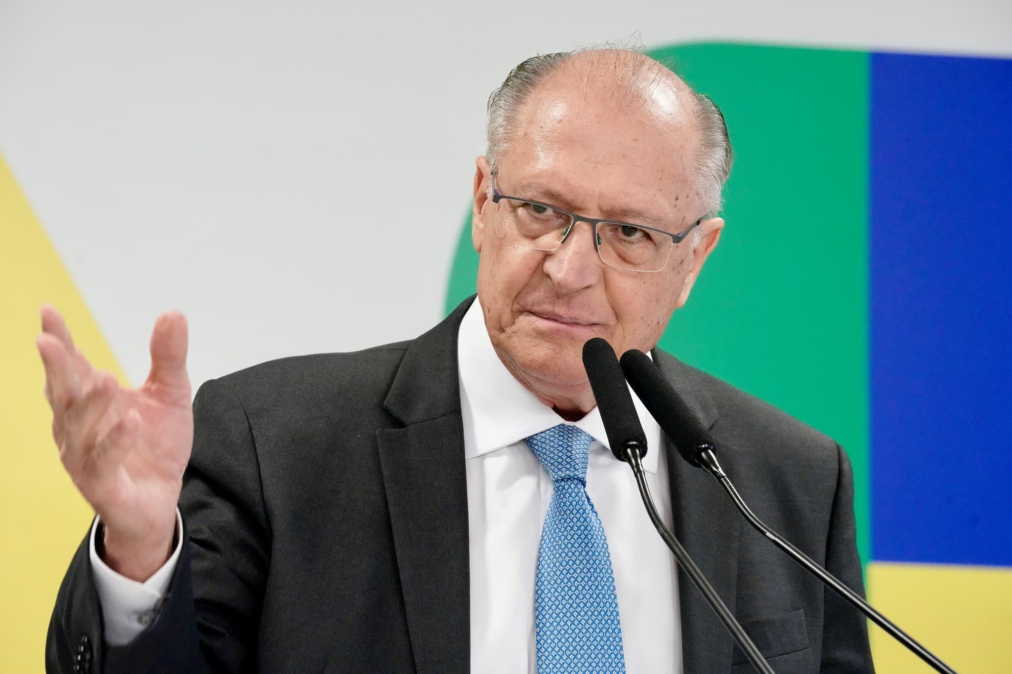 Alckmin exige cautela sobre 'taxa das blusinhas' do governo Lula