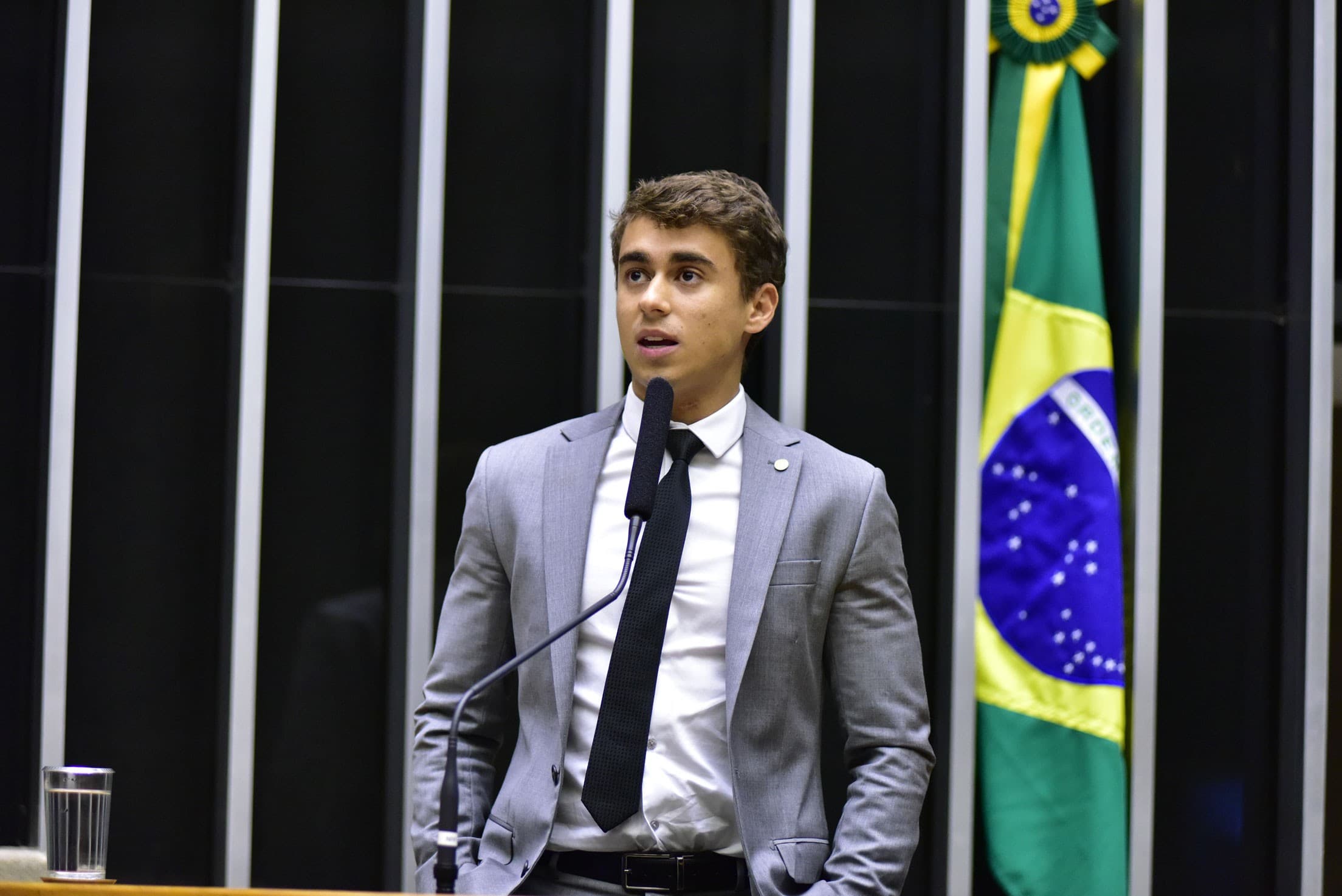 Nikolas Ferreira é multado em R$ 20 mil por ofensas ao PT