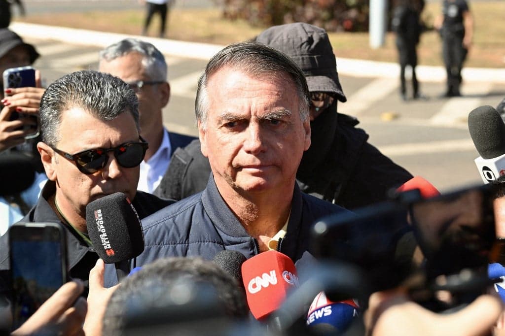 Bolsonaro recebe 185 visitas em prisão domiciliar, revela Moraes