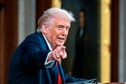 Demissões em massa marcam governo Trump e reforçam ideologia MAGA