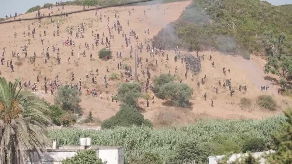 Polícia marroquina detém 111 migrantes tentando entrar em Ceuta