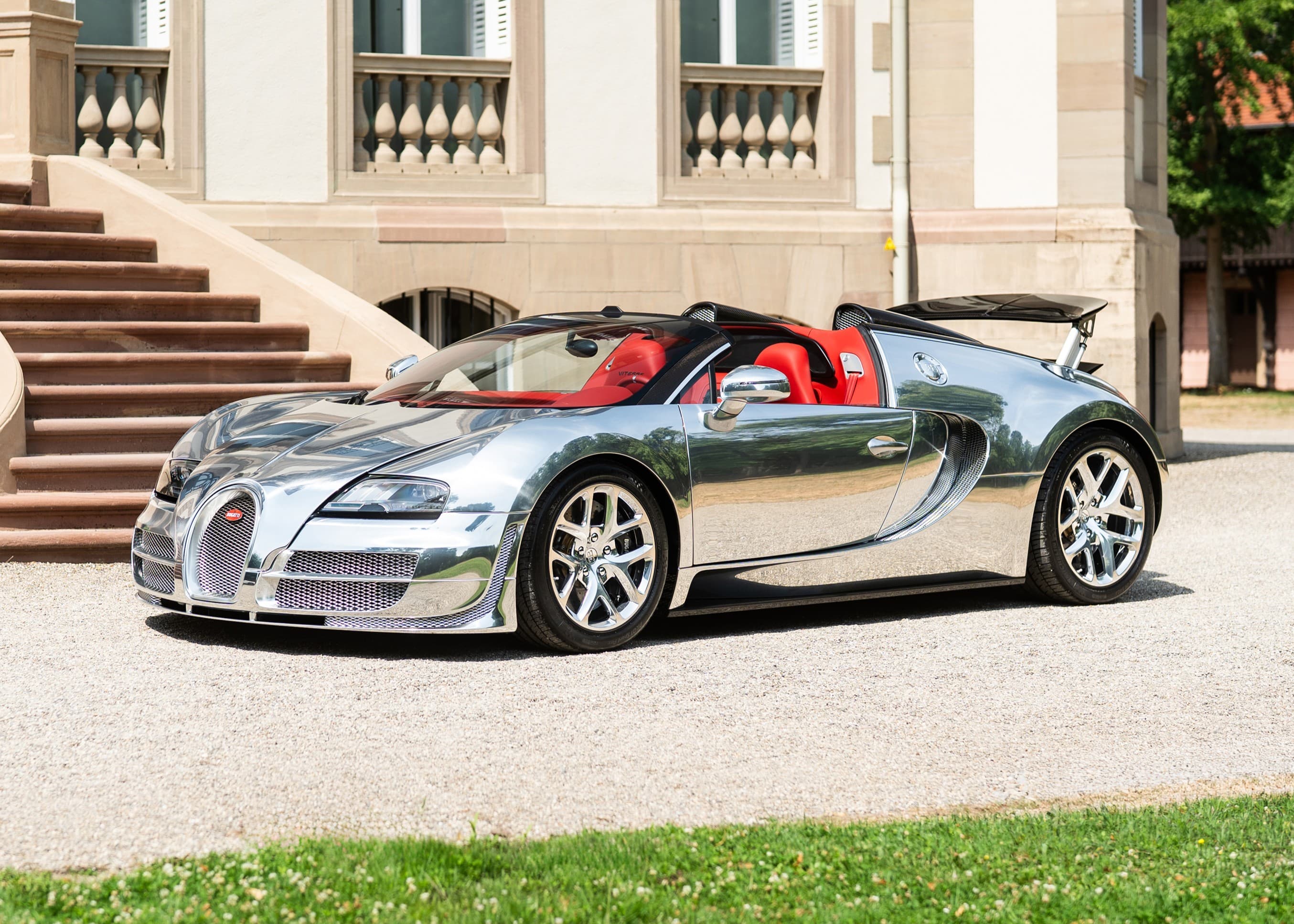 Bugatti restaura Veyron Grand Sport Vitesse com alumínio polido