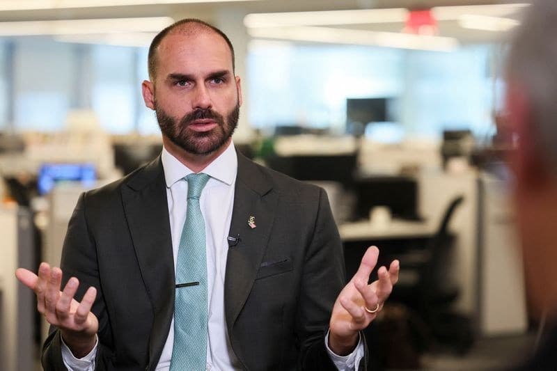Eduardo Bolsonaro e empresário defendem sanções a ministros do STF em reunião nos EUA