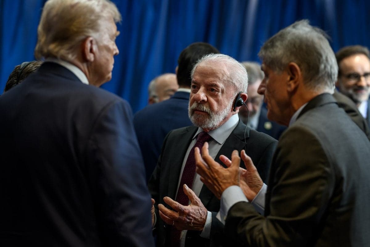 Senadores dos EUA questionam Trump sobre reconhecimento de vitória de Lula