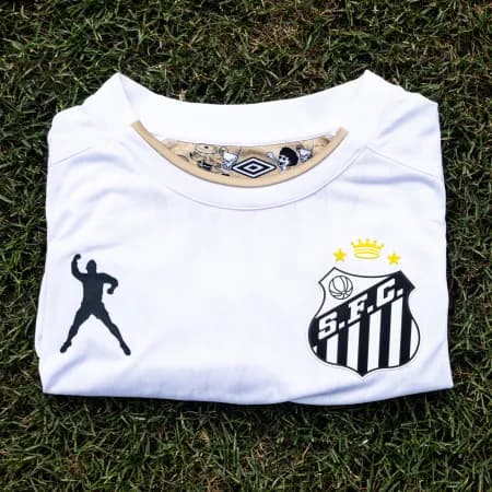 Santos lança coleção especial de uniformes em homenagem a Pelé