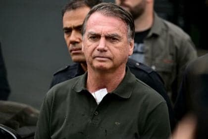 Procuradoria apoia cirurgia de Jair Bolsonaro durante prisão domiciliar