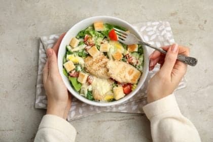Fome noturna: causas e dicas para controlá-la
