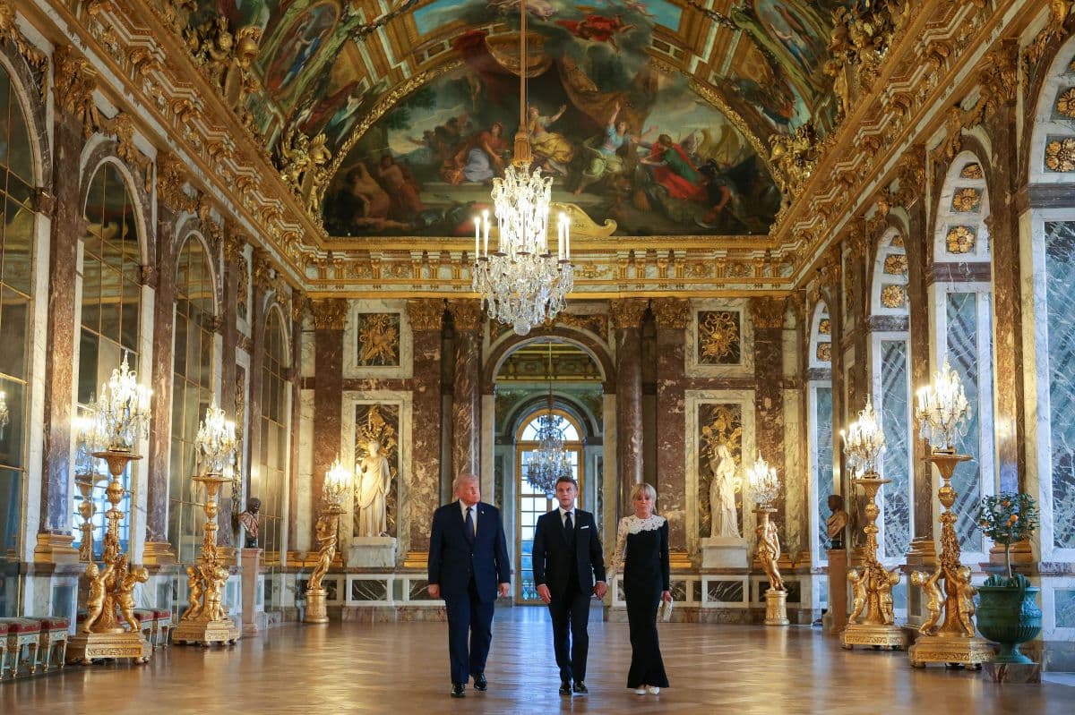 Trump é recebido por Macron em Versalhes em busca de laços mais fortes