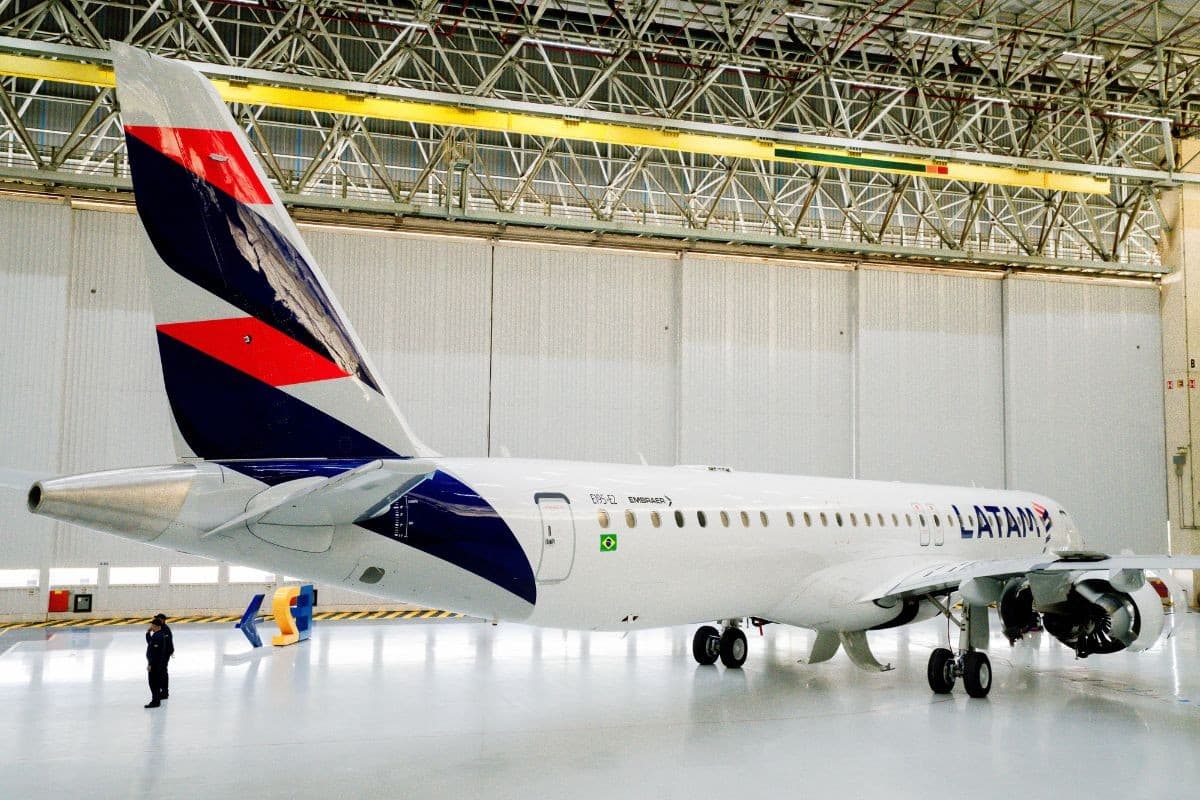 Latam revela novo Embraer E195-E2 em São José dos Campos