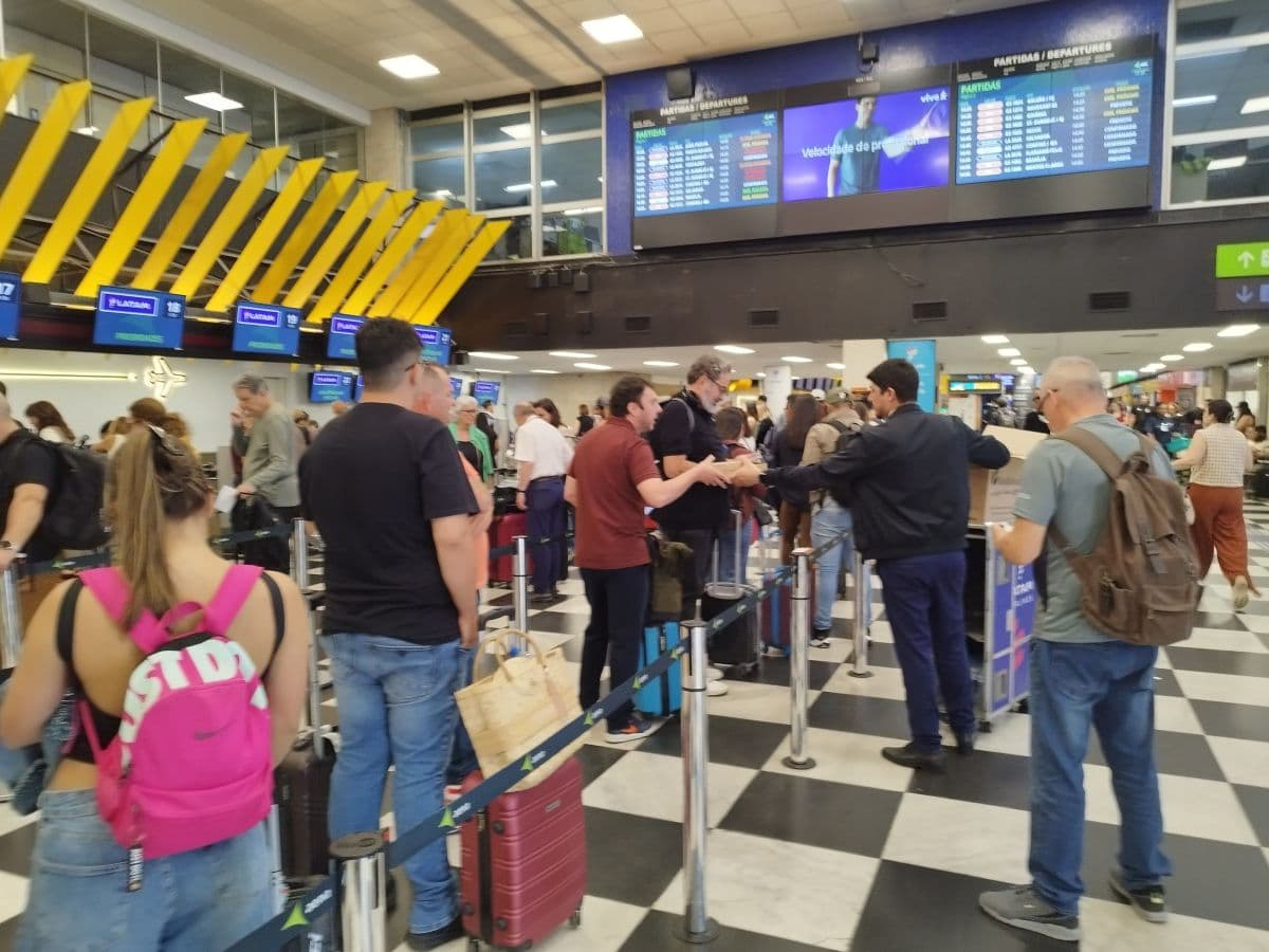 Reforma tributária deve elevar passagens aéreas em até 25% no Brasil