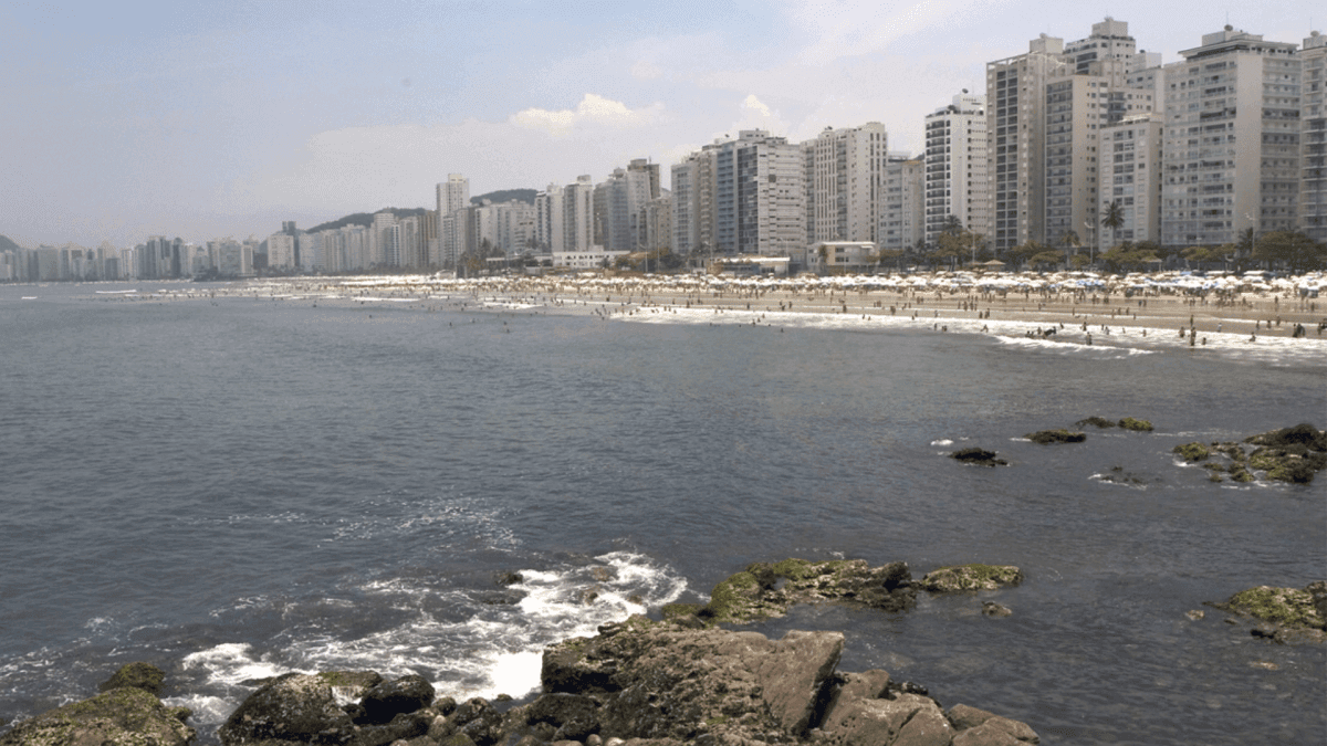 Venezuelano morre afogado na praia de Pitangueiras em Guarujá