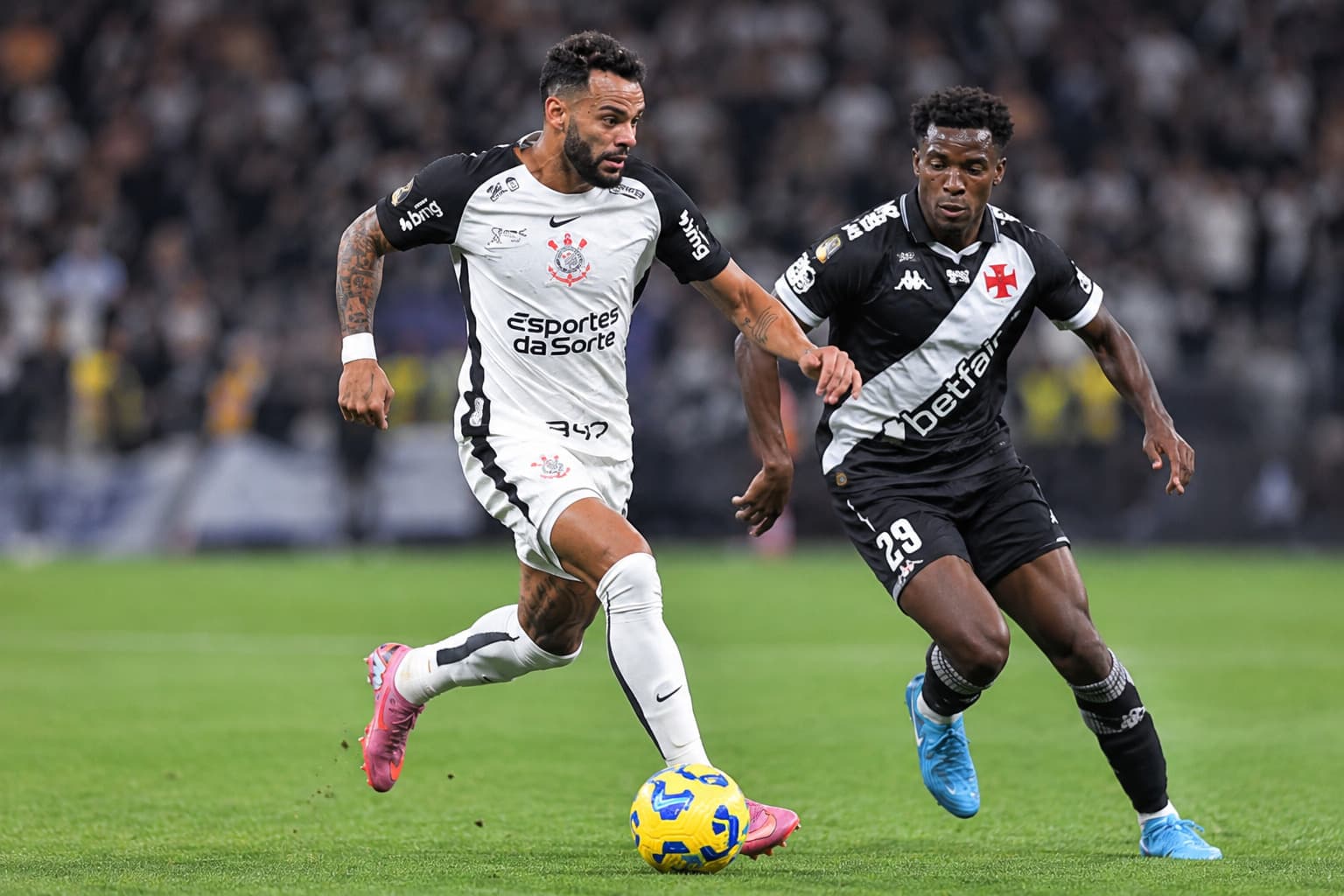 Corinthians fecha janela sem reforços e mantém transfer ban ativo; diretoria mira solução para o fim do ano