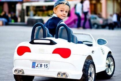 Carros elétricos influenciam mercado de brinquedos infantis