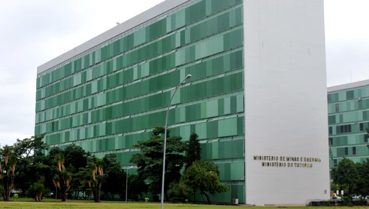 Brasil lança plano para transição energética até 2055