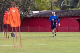 Pivetti Reflete Sobre os Desafios da Série B Antes do Confronto com Fortaleza