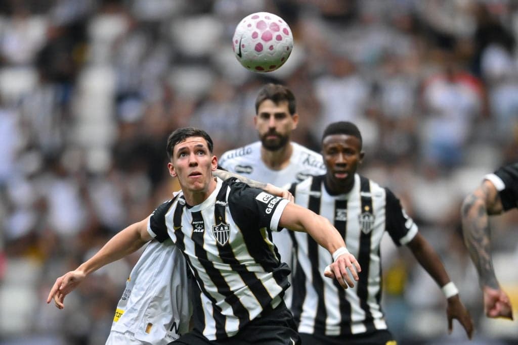 Atlético vence Santos de virada por 2 a 1 na Arena MRV