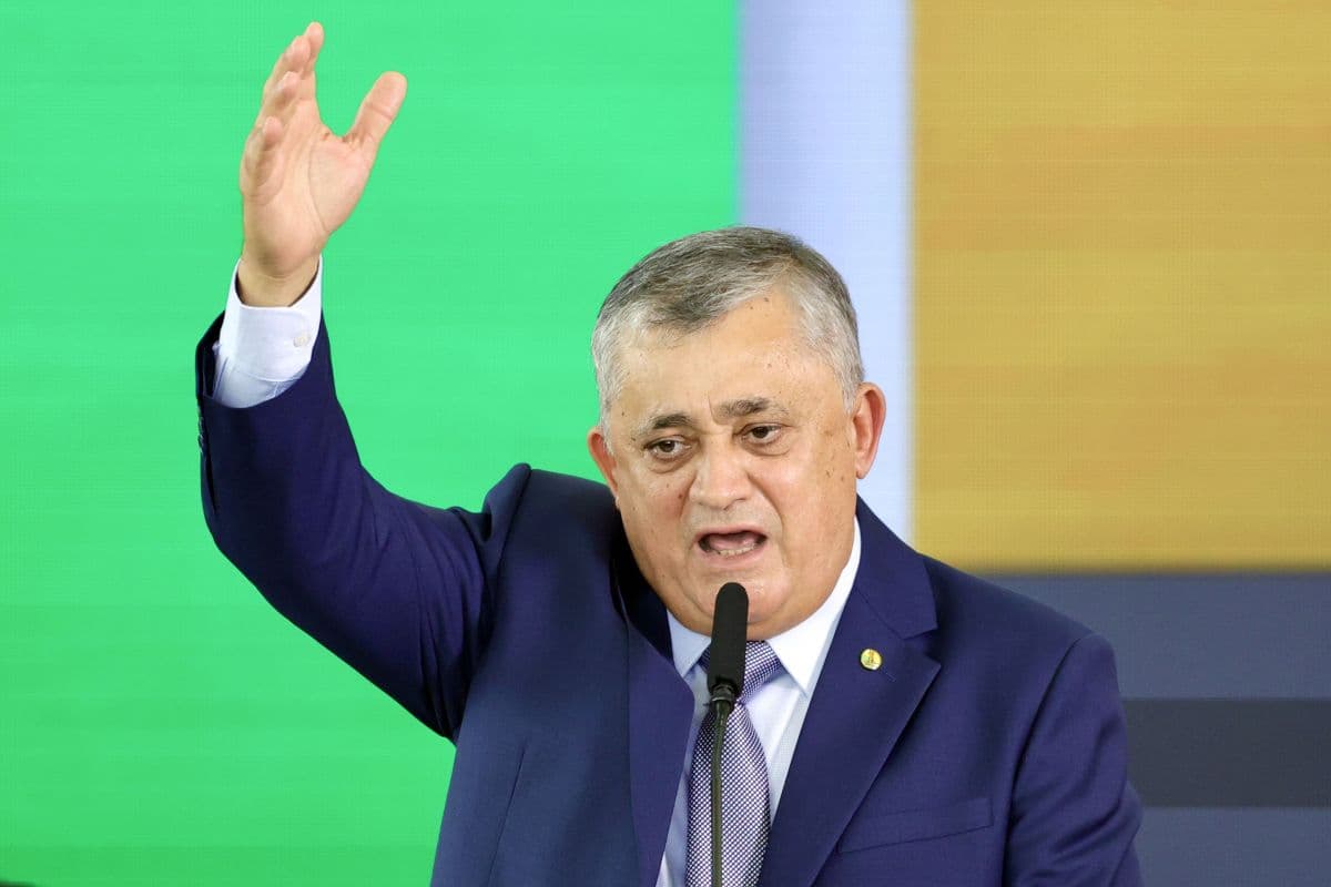 José Guimarães critica relatório da CPI sobre STF e pede votação contra