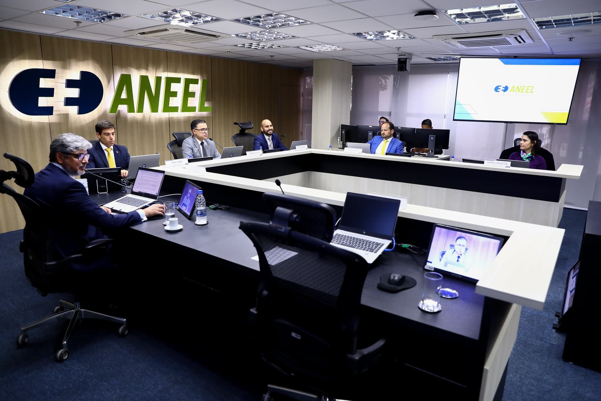 Conta de luz não terá taxa extra em fevereiro, afirma Aneel