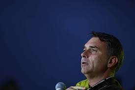 Instituto Nacional do Seguro Social: Investigação Aponta Pagamentos de Viagem a Flávio Bolsonaro
