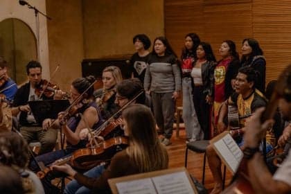 Coral Amba Wera lança álbum com Orquestra Almai em São Paulo