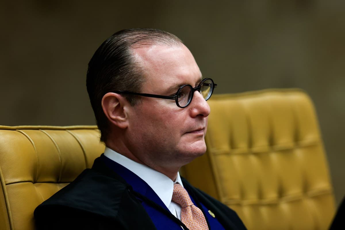 STF reconduz Cristiano Zanin ao TSE para novo biênio