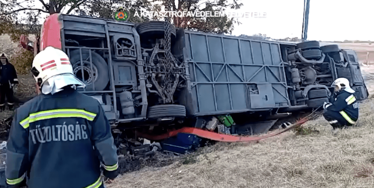Acidente de ônibus na Hungria deixa 12 mortos e 10 feridos