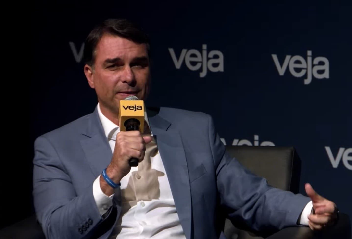 Flávio Bolsonaro descarta Zema e Caiado como vice em sua chapa