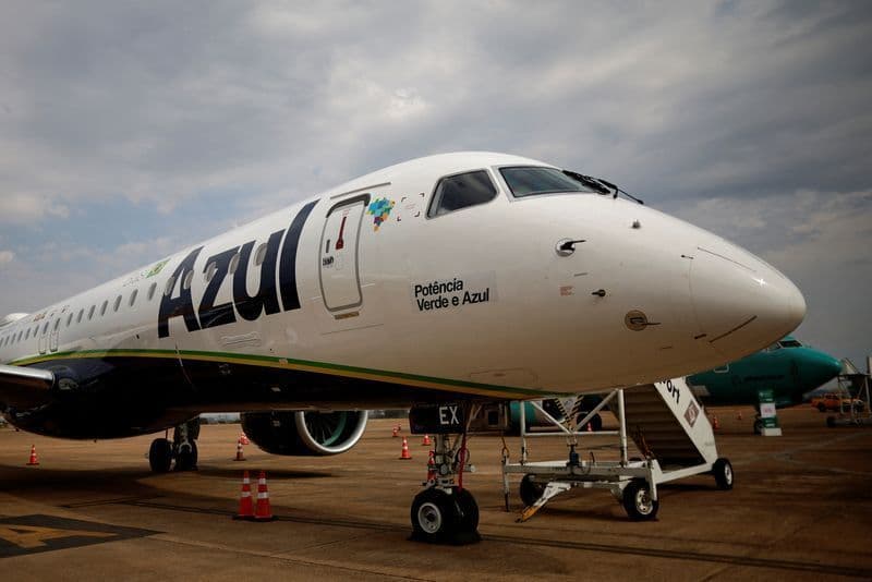 Azul aumenta passagens em 20% e pode cortar destinos por guerra