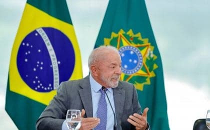 Aprovação do governo Lula empata em 48% entre eleitores