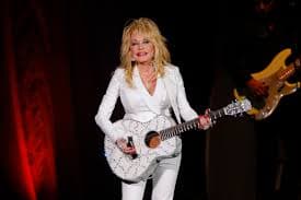 Dolly Parton falece aos 80 anos, deixando um legado na música