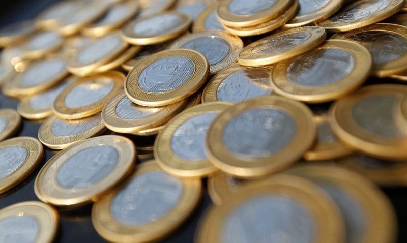 Juros futuros sobem com incertezas eleitorais e PEC aprovada