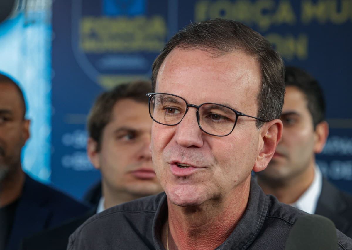 Eduardo Paes é o primeiro candidato a votar no primeiro turno das eleições