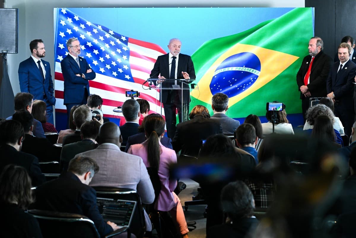 Lula comenta reunião com Trump e assunto do PIX não é abordado