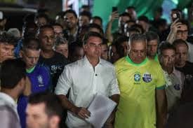 g1 flávio bolsonaro: aliados informados da saída do Brasil